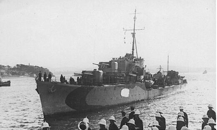 O destructor polaco ORP ORKAN G-90, que afundiu varios barcos pesqueiros, tamén sería destruído polos nazis en outubro de 1943