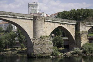 Piares da Ponte Vella de Ourense / turismo.gal