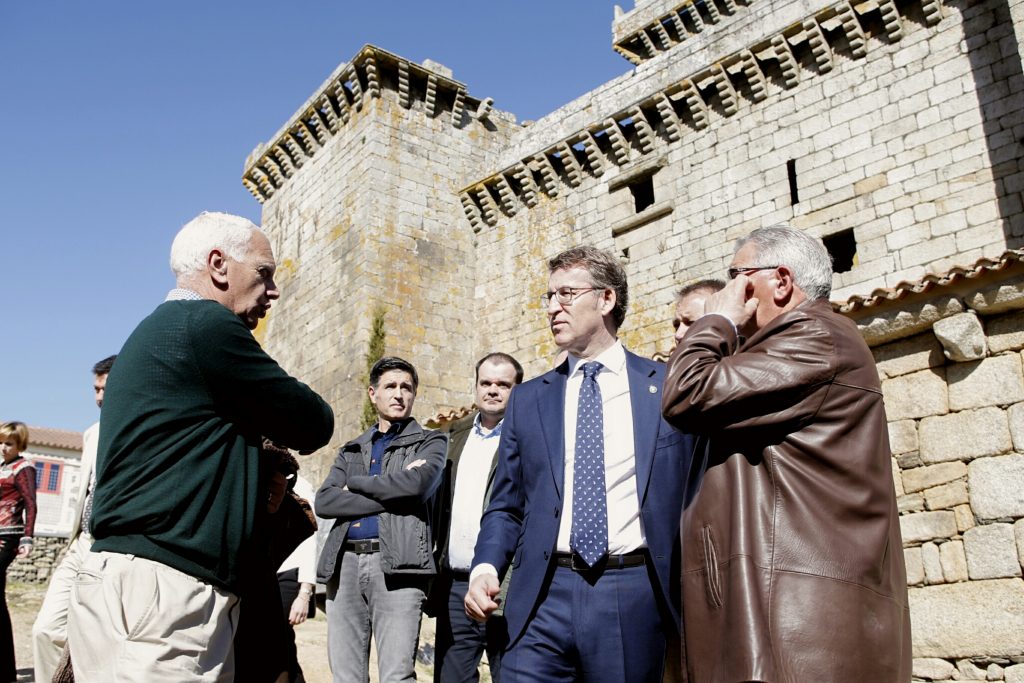 Alberto Núñez Feijóo visita o castelo de Tambre, recentemente rehabilitado / xunta.gal