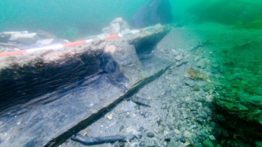 Que hai detrás da barca medieval inédita atopada afunidada nas augas de Ribadeo?